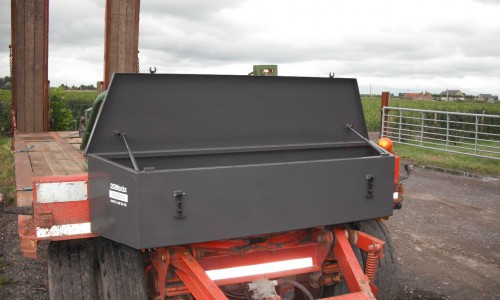 Materiaalbak op aanhangwagen