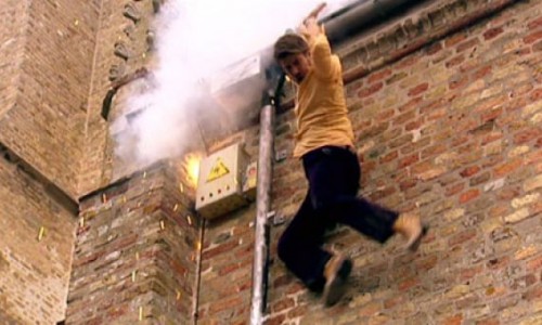 Kevin Janssens aan de kerk van Houtem